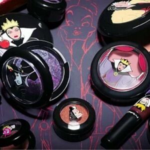 MAC Cosmetics Venomous Villains - NIB - 26 piece lot